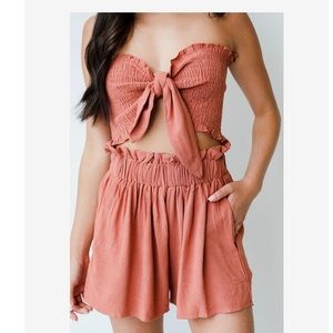 Dress Up | Linen shorts/bandeau set